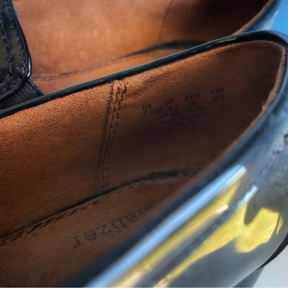 Size 7.5 black clogs with silver buckle and short heel - Picture 5 of 6